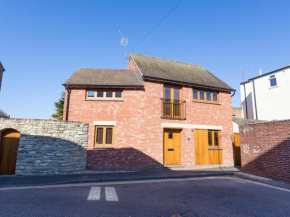 Dennetts House - Tucked Away in Poole Town